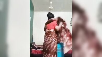 चालु बंगालन आंटी चुद गई बिहारी अंकल से