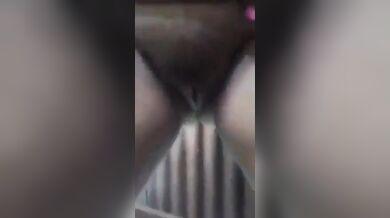 बंगाली भाभी ने संडास में मिस्त्री का लंड सक किया