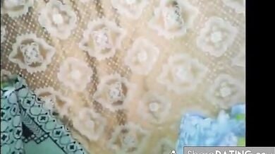 चश्मिश लड़की ने टीचर के घर जाकर दिया उसे ब्लोजॉब