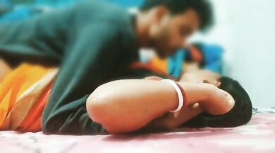 देवर के दोस्त ने पैसे दे के भाभी की हार्ड चुदाई कर दी
