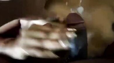 सेक्सी साउथ इंडियन भाभी का बूब्स फकिंग कमशॉट के साथ