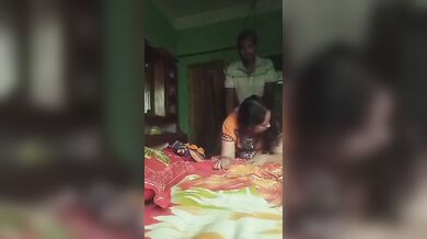 चुदक्कड इंडियन हाउसवाइफ ने गेस सिलिंडरवाले का लंड लिया