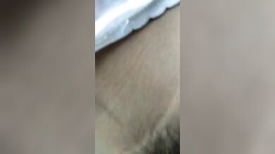 देसी एमएमएस – झांटदार चूत में ऊँगली करवाई गाँव की भाभी ने