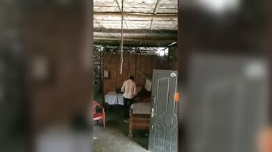 दरवाजा खुला छोड़कर चुदाई करते पड़ोसी आदमी और औरत