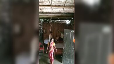 दरवाजा खुला छोड़कर चुदाई करते पड़ोसी आदमी और औरत