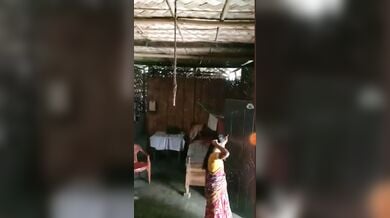 दरवाजा खुला छोड़कर चुदाई करते पड़ोसी आदमी और औरत