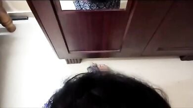 इंडियन हस्बैंड वाइफ ने बनाई कमशॉट वाली होममेड ब्लू फिल्म