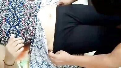 इंडियन हस्बैंड वाइफ ने बनाई कमशॉट वाली होममेड ब्लू फिल्म