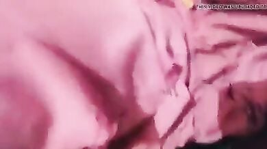 बिग बूब्स बिहारी लड़की को चलती हुई बस ममे चोदा बॉयफ्रेंड ने