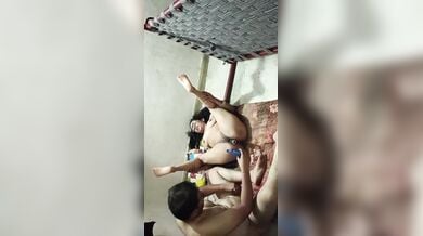 चुदासी इंडियन मौसी की चूत और गांड की सर्विस सेक्स टॉय से