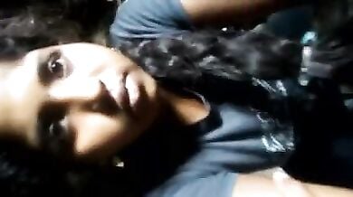 झोपड़े में लंड हिला के चूसा जवान लड़की ने