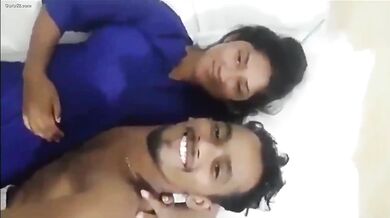 होटल में काम करती लड़की का सेक्सी माउथ फकिंग वीडियो