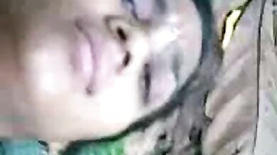 तमिल प्रेमिका की खूबसूरत चिकनी चूत हरे पत्तों पर चोदी