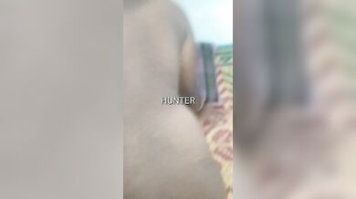 पति ने बीवी की डॉगी स्टाइल चुदाई का वीडियो बनाया