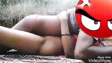 प्रेमी को लताड़ते हुए मल्लू लड़की ने खुले में उससे अपनी मन मुताबिक चुदाई करवाई