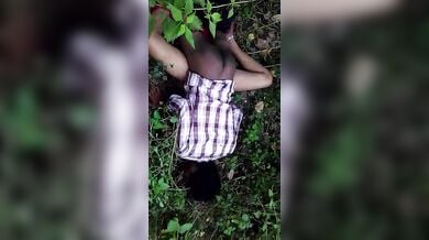 तमिल रंडी लड़की की जंगल में चुदाई का वीडियो बनाया