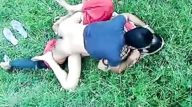 जयपुर के पार्क में चुदाई की राजस्थानी कपल ने