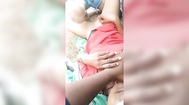 जवान आदिवासी भाभी को चोदा दो लडको ने 450 रूपये दे के