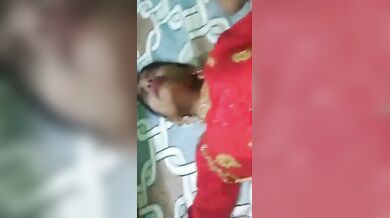 सुहागरात में दुल्हन ने पहली बार चखा लंड और फिर लिया चूत में