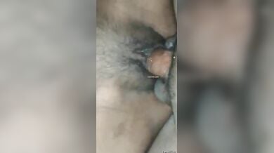 सुहागरात में दुल्हन ने पहली बार चखा लंड और फिर लिया चूत में