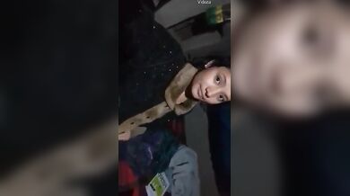 जाड़े के दिनों में मासूम सी लड़की ने खोलकर दिखाए अपने खूबसूरत चुचे और चूत