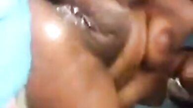 देवर के बड़े आंड खींचकर बंगाली भाभी ने अपनी चूत चुदवाई