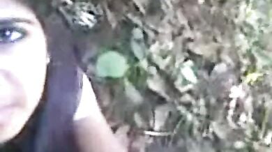 जंगल में गर्लफ्रेंड ने बॉयफ्रेंड का लंड चूसकर उसका मूठ निगल डाला