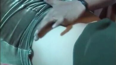 सेक्सी मल्लू भाभी ने कराई अपनी ननंद से बदन की तेल मालिश