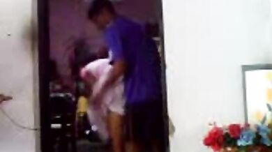 घरवालों पर नजर रख छिपकर रिस्की चुदाई करते कजिन भाई बहन