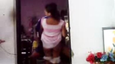 घरवालों पर नजर रख छिपकर रिस्की चुदाई करते कजिन भाई बहन