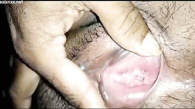 18 साल की इंडियन लड़की की पेटीपैक, कुंवारी चूत खोलकर देखी