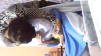 कॉलेज यूनिफॉर्म पहनी स्टूडेंट के बूब्स और चूत टीचर ने सहलाए