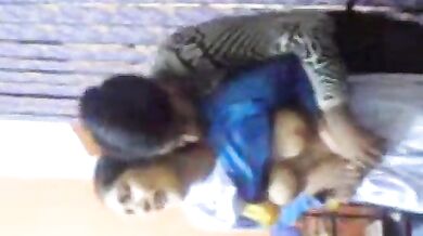 कॉलेज यूनिफॉर्म पहनी स्टूडेंट के बूब्स और चूत टीचर ने सहलाए