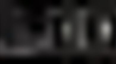 टॉयलेट सीट पर बैठ हस्तमैथुन करती बड़े बूब्स वाली चुदासी लड़की