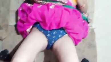 देहाती आंटी ने चड्डी उतारी तो भतीजे ने उसकी चूत चोद डाली!
