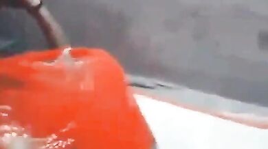 यंग देसी लड़की को बॉयफ्रेंड ने प्यार से कपडे उतार कर चोदा