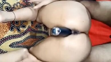 सेक्सी बंगाली कपल की सेक्स टॉयज के साथ मस्ती का हॉट वीडियो