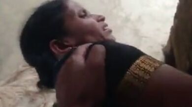 तम्बाकू के बहाने दोस्त की माँ की चूत चोदी मनोज ने