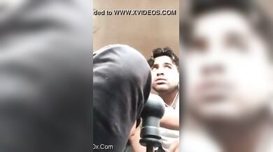 ओला ड्राईवर ने गाडी में लड़की के बूब्स चुसे