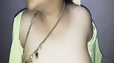 गजरेवाली साउथ इंडियन आंटी की हॉट चुदाई