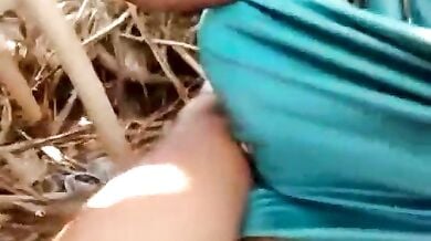 गाउन वाली देहाती औरत ने दिया मस्त ब्लोजॉब और फिर लंड पर बैठ चुदी