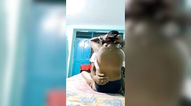 भाभी ने दिया 20 साल के देवर को अपने नंगे बदन का मजा