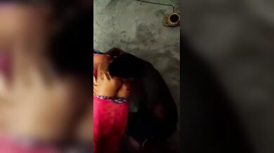 भाभी की गोरी गांड पर चुम्मा दिया और चोदी लवर ने