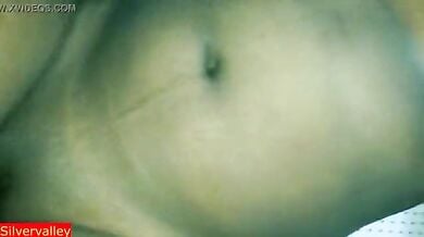 पति के लौड़े को मसल कर अपनी चूत में डलवाया