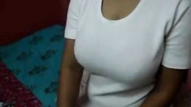 देवर के बर्थडे पर भाभी ने दिखाए अपने बड़े बूब्स और मोटी चूत