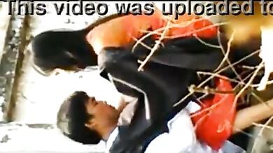 आसामी लवर्स की नंगी गतिविधियां हुई स्पाई कैमरे में कैद