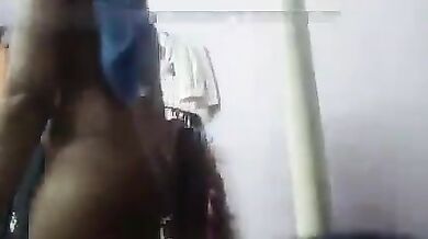 नहाने के बाद प्रेरणा दीदी ने बनाया अपना नंगा वीडियो