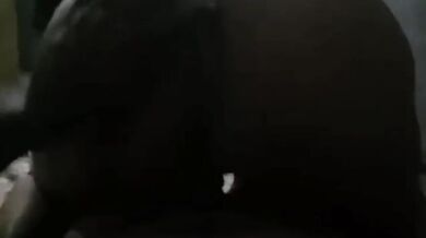 आंटी की चूत बजाई अंकल के सामने उसके कहने पर