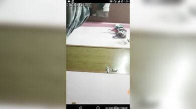 ब्रा पेंटी में रात गुजार रही गर्लफ्रेंड को बॉयफ्रेंड ने फिल्माया