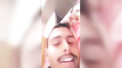 अपनी खूबसूरत कजिन सिस्टर के मुलायम बूब्स सहलाकर चूसता भाई